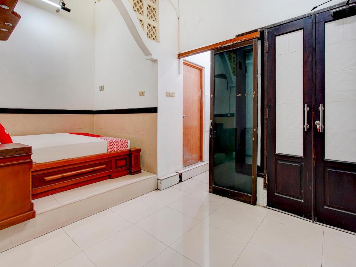 Oyo 4017 Gajah Mada Homestay Syariah Surabaya Exterior photo