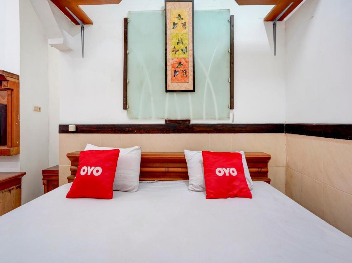 Oyo 4017 Gajah Mada Homestay Syariah Surabaya Exterior photo