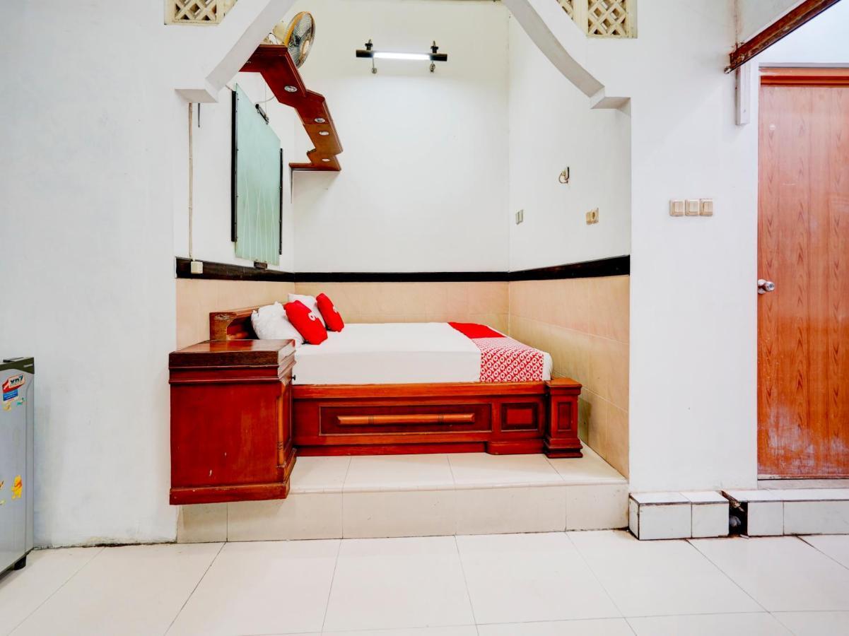 Oyo 4017 Gajah Mada Homestay Syariah Surabaya Exterior photo